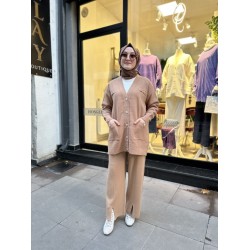 CEPLİ TRİKO HIRKA CAMEL