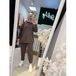 KESİK DETAYLI VE BASKILI SPOR TAKIM KAHVE