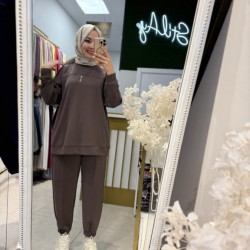 KESİK DETAYLI VE BASKILI SPOR TAKIM KAHVE