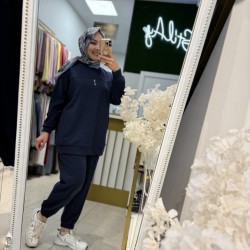 KESİK DETAYLI VE BASKILI SPOR TAKIM LACİVERT