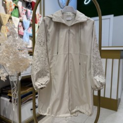 TAŞLI VE NAKIŞ DETAYLI KAPÜŞONLU KAP TAŞ